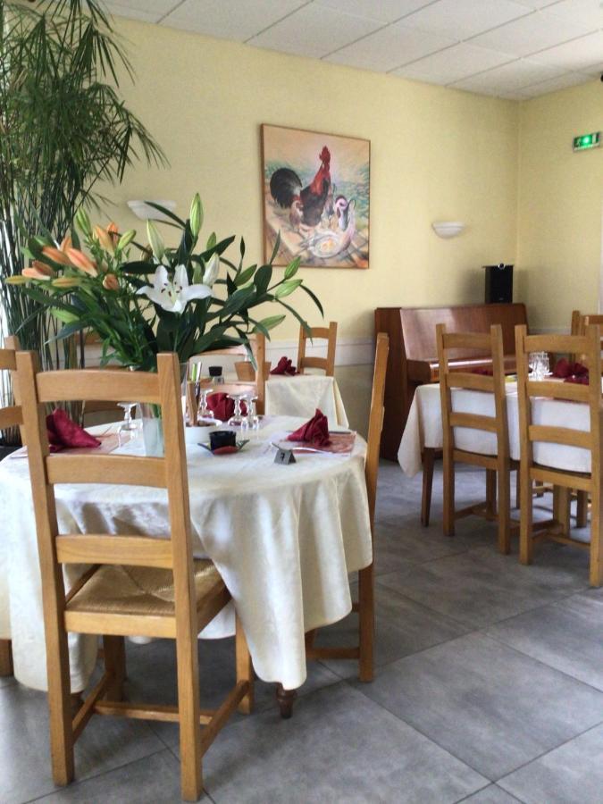 Hotel Restaurant Les Touristes Vals-les-Bains Exterior foto